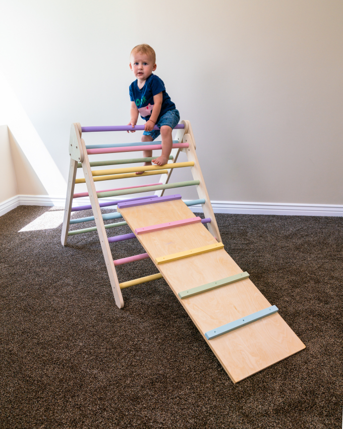 Pikler triangle for toddler