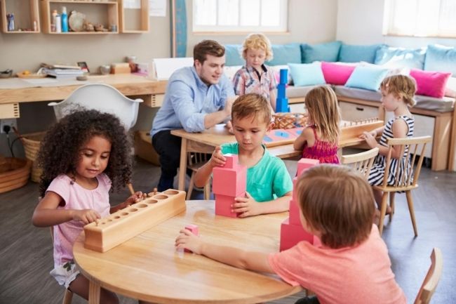 Exploring the Pros and Cons of Montessori Education