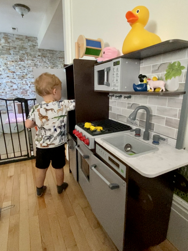 What is the Best Montessori Play Kitchen? (3 Top Picks) — The