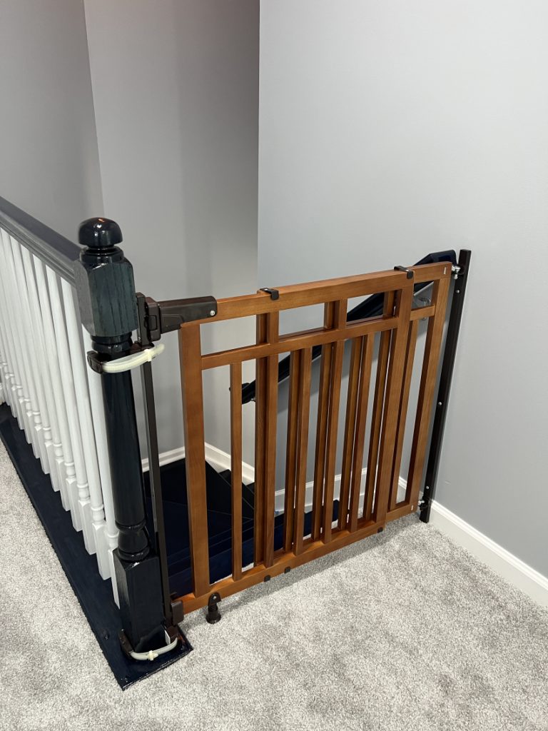 Baby gate hot sale bannister